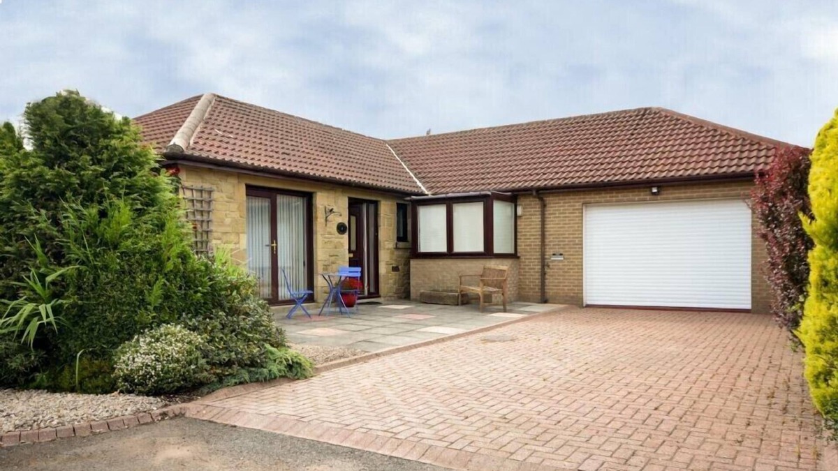 Warkworth Cottage | SUMMERFOLD, pet friendly, with a garden in Warkworth