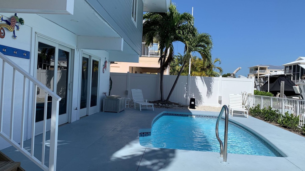 Summerland Key House | Summerland Cove.MM25 Summerland Key, Fl.Canal front-one street from open water