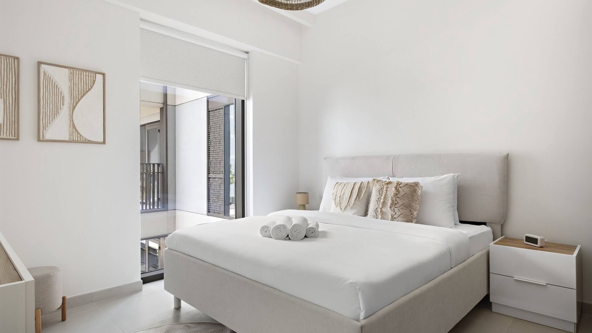 Dubai Apartment | Summery 1BR APT in Creek Beach