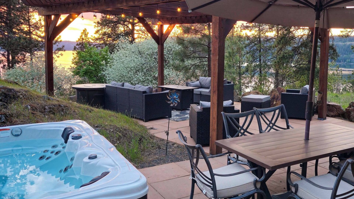 Harrison Apartment | 'Summit Solitude' Hot Tub & Views in Harrison!