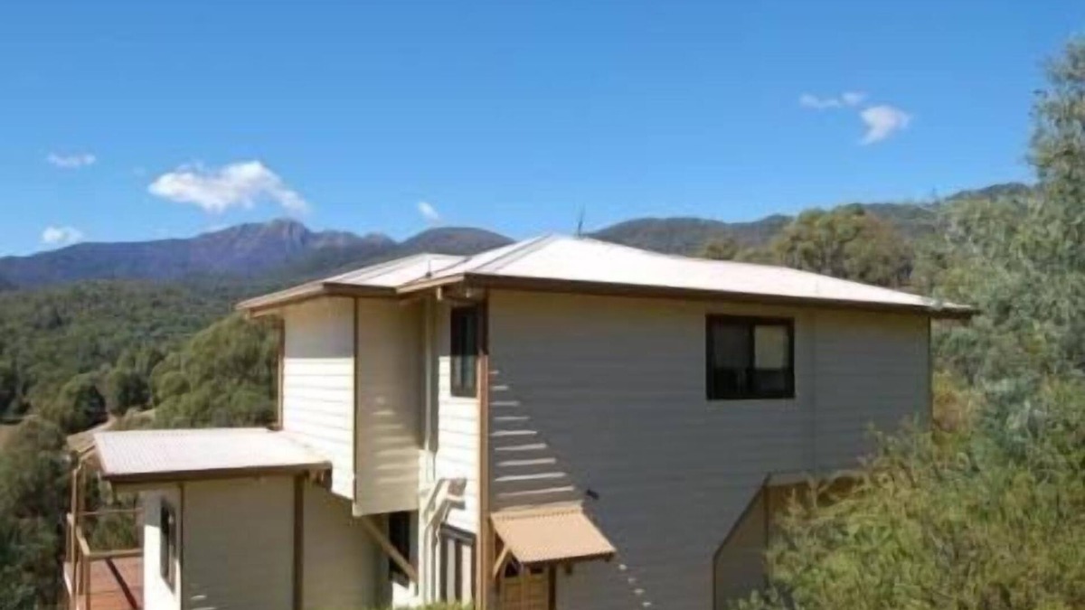 Merrijig House | Summit View Lodge - Great for Snow Season