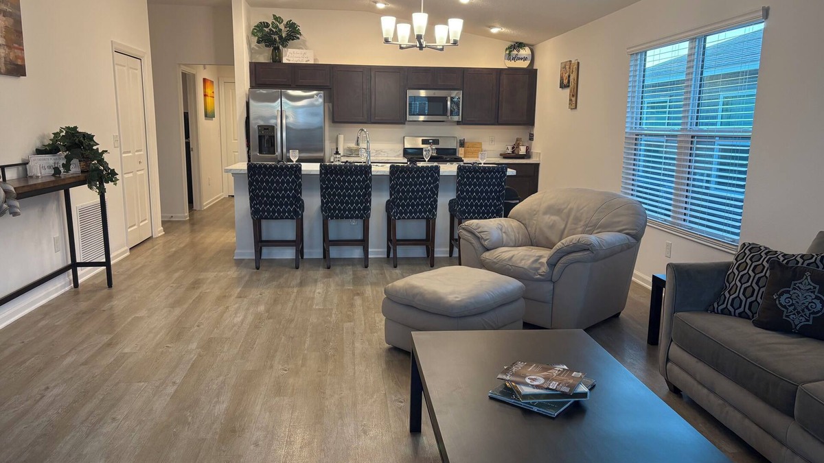 Okahumpka House | Sun and FUN 2-bedroom house in charming The Villages with WiFi, AC