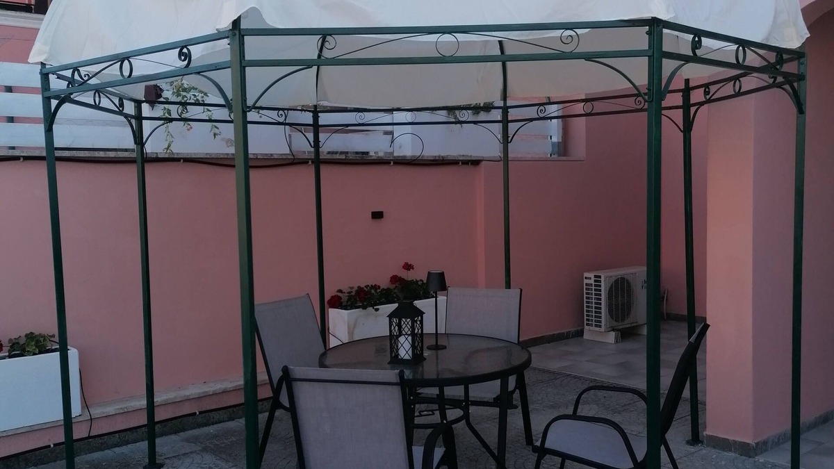 Anzio Apartment | Sun and relaxation at Michelle's Apartment with large terrace and Olympic pool.