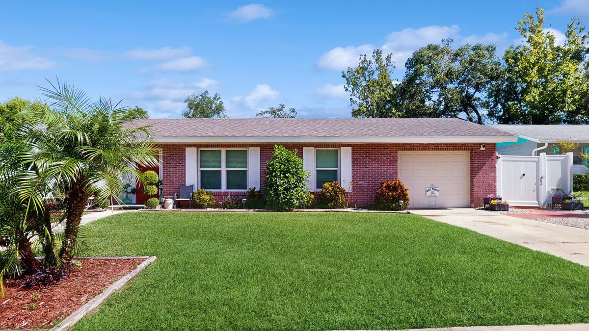 Longwood House | Sun-filled oasis with furnished patio, shared pool, & fire pit - dog-friendly
