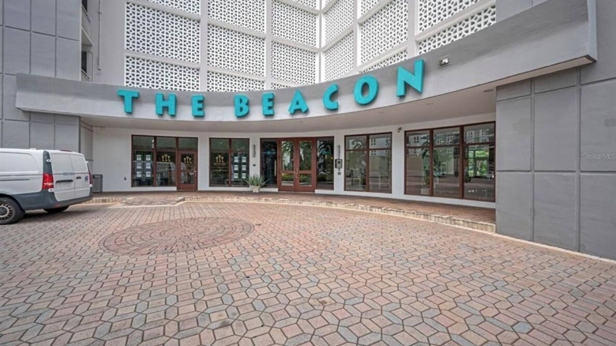 St. Petersburg Condo | Sun & Fun in an Urban Upscale Community.walk to Everything.
