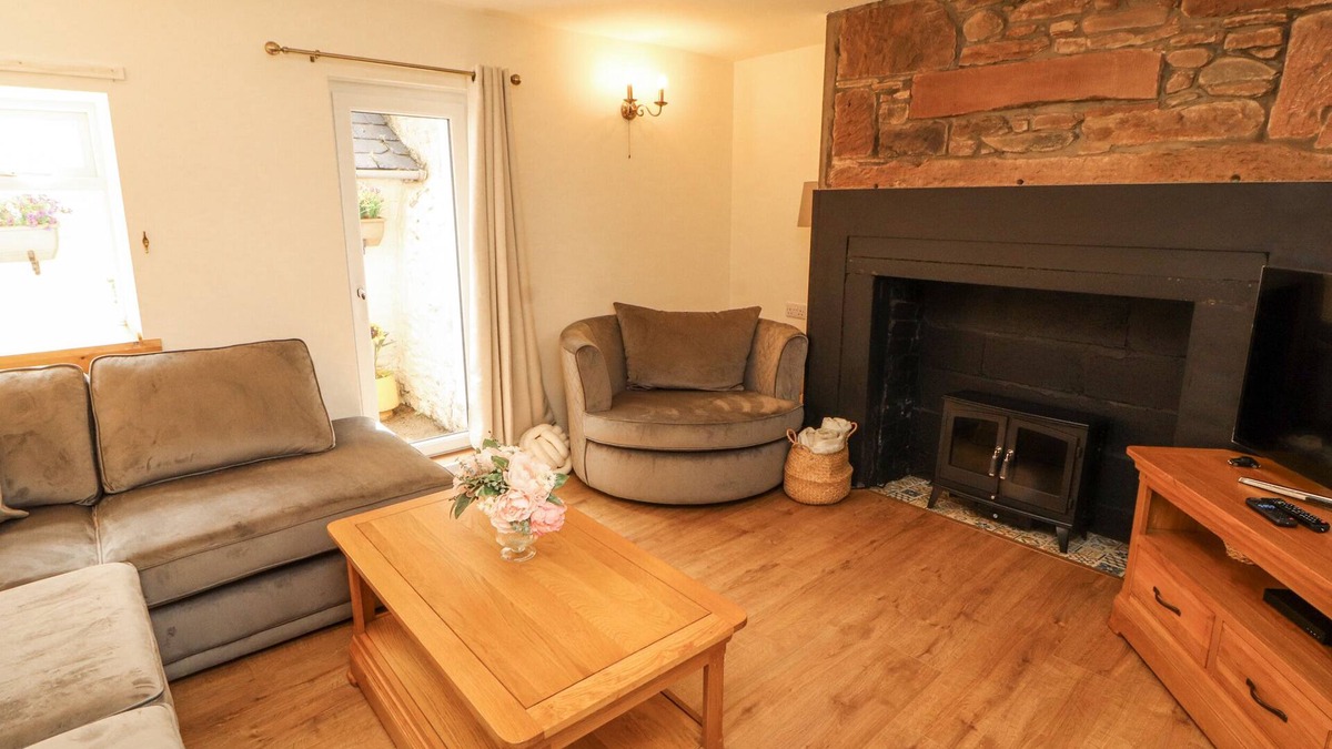 Allonby Cottage | SUN HOUSE, pet friendly, country holiday cottage in Allonby