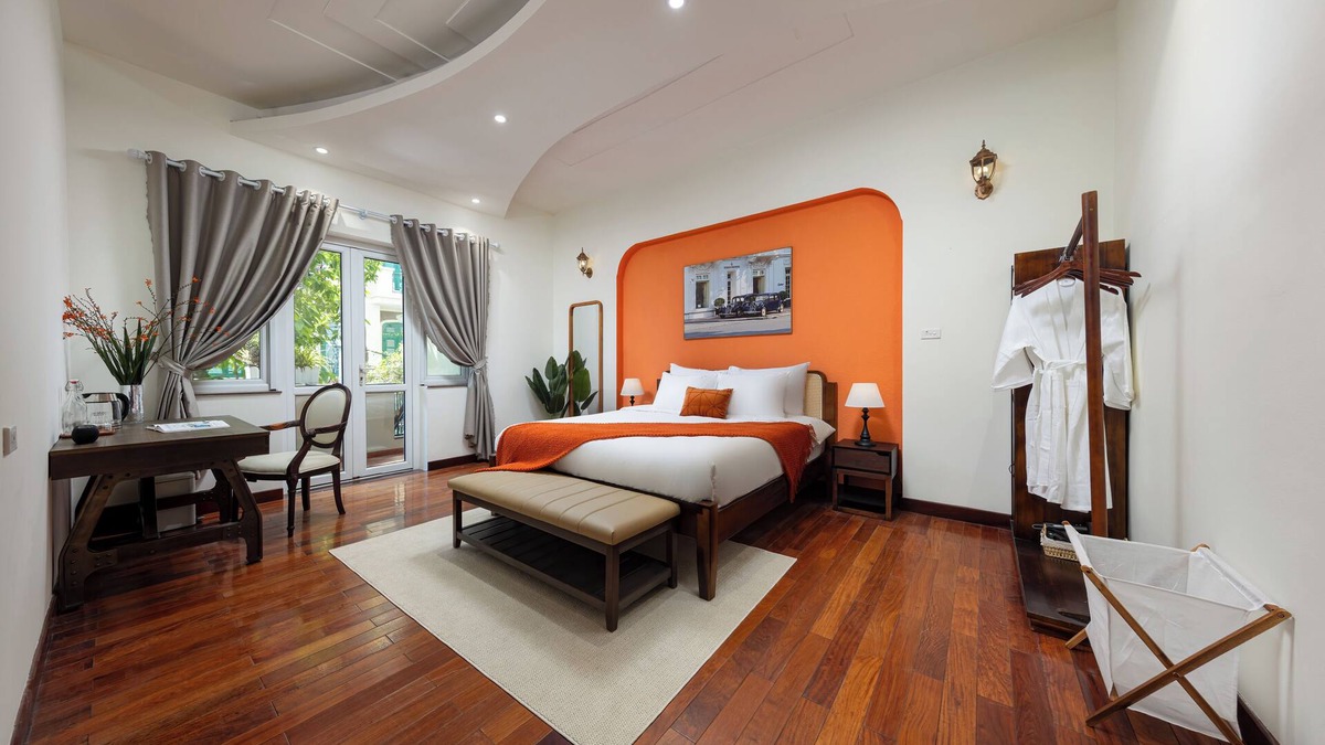 Yen Phu Villa | Sun-kissed Anamoi Villa near Westlake with Jacuzzi - 6 bedrooms available