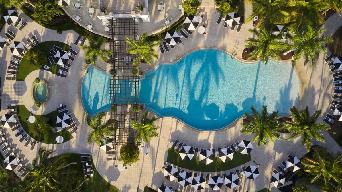 Hunt Club Hotel | Sun-Kissed Family Vacation Spot with Resort Pools and Kids Programming