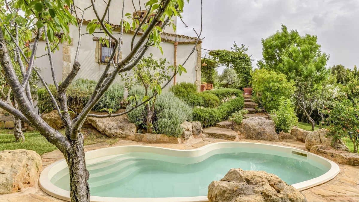 Salemi House | Sun-kissed Holiday Home in Salemi with Garden