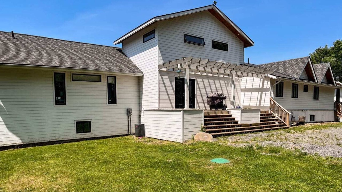 Muskoka Lakes House | Sun Kissed Summary: W