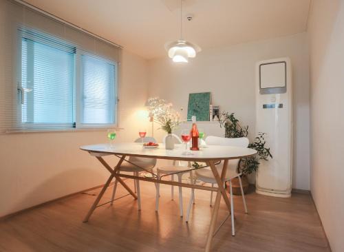Boramae-dong Apartment | Sun&Smile - 20min to Gangnam, 30mins to Hongdae, 2 bedroom, max 7pax