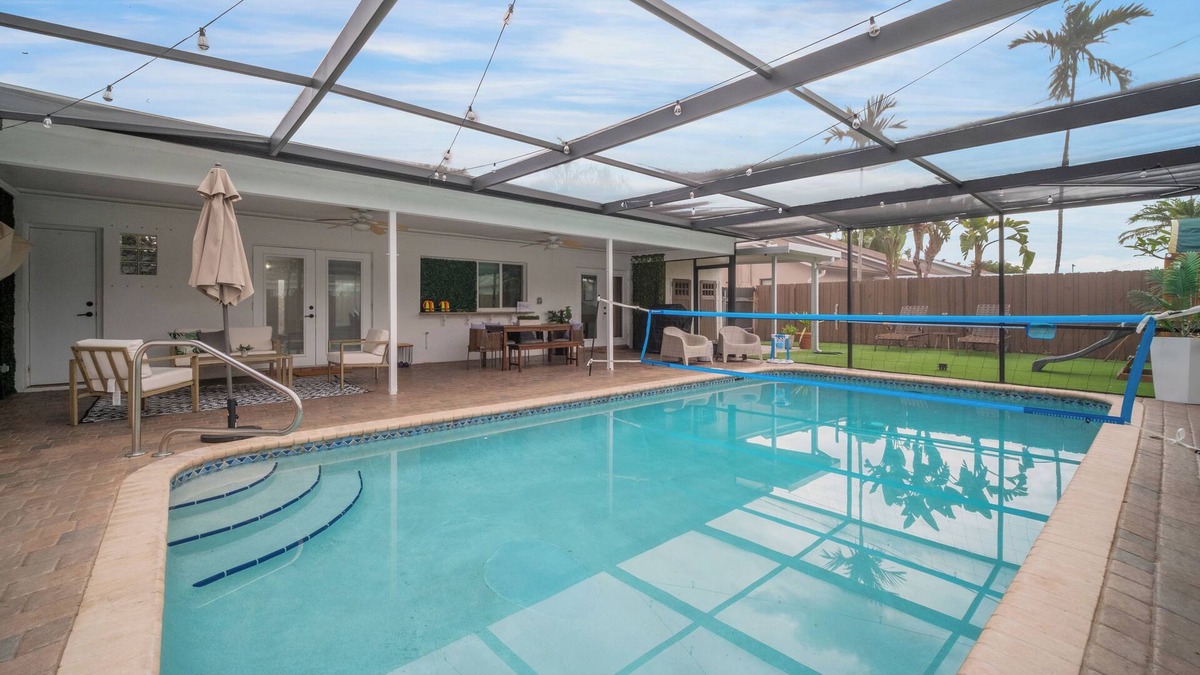 Sunrise House | Sun-Soaked FLL Getaway Pool BBQ Near Beaches