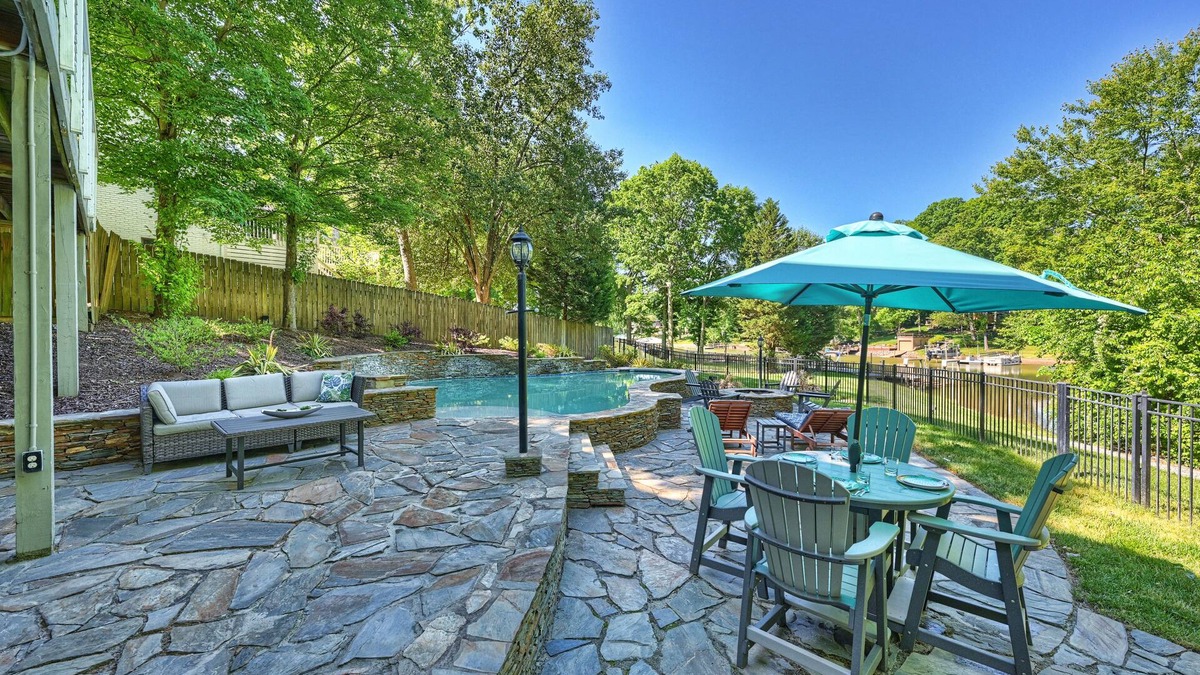 Mayhew House | Sun Up, Sun Down by AvantStay | Pool w/Waterfall