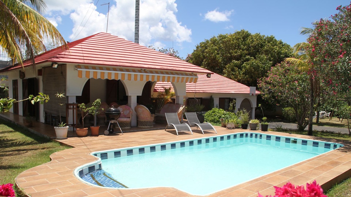 Pointe aux Canonniers Villa | SUN VILLA BY IMMOCLAIR BEACH AT 5 mn by feet