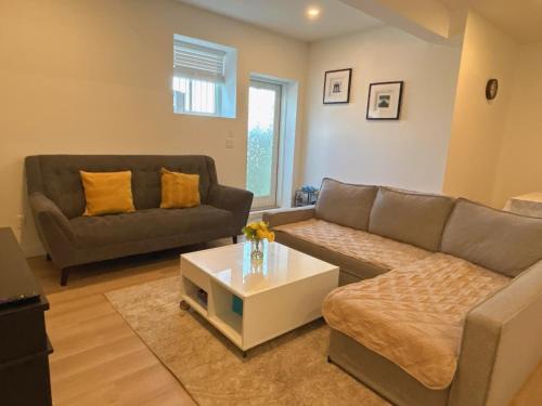 Willoughby Apartment | Sunflower Brandnew Cozy Private Suite