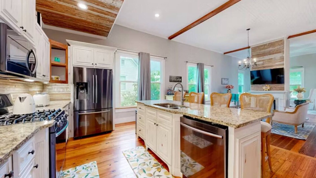 Covington House | Sunflower Cozy House