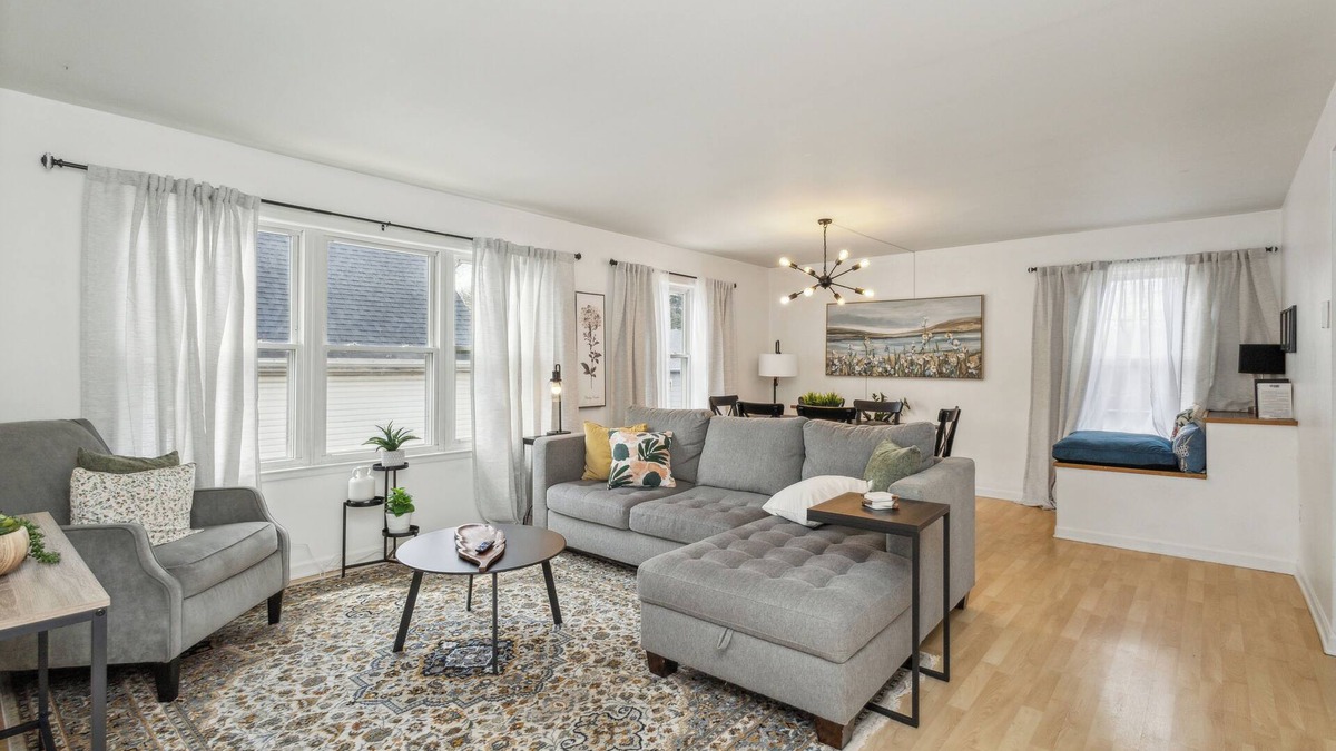 West Allis House | Sunlit 2BR Upper Near Downtown, Quiet Street + Free Parking