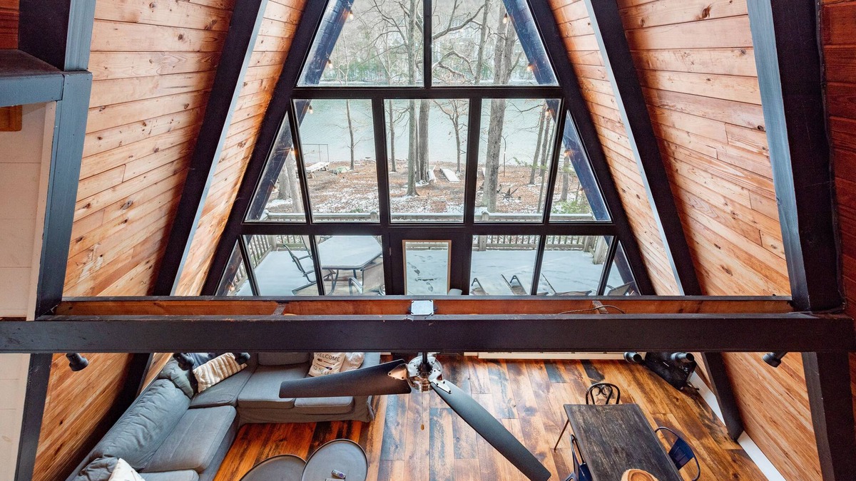 Swanton House | Sunlit Lakefront Cabin w/Fire Pit & Dock