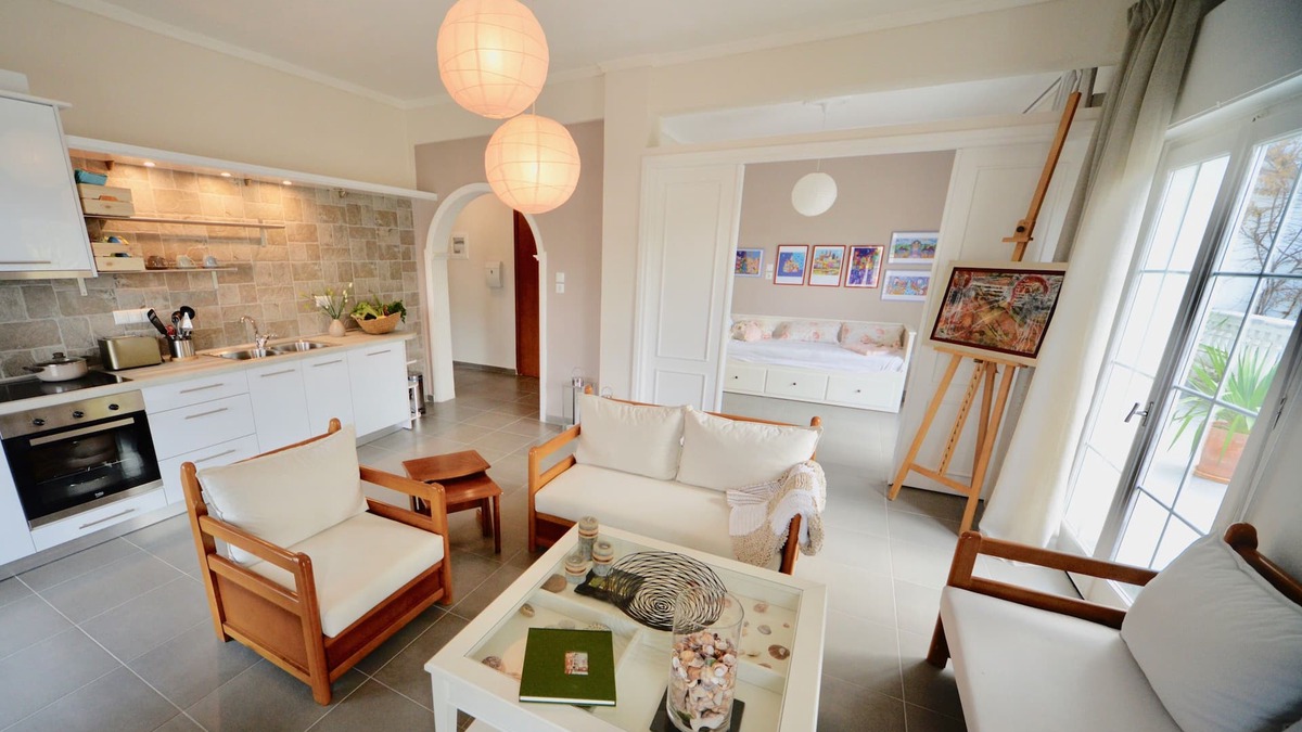 Palaio Tsifliki Apartment | Sunlit, newly renovated apartment with 20sqm balcony and sea view