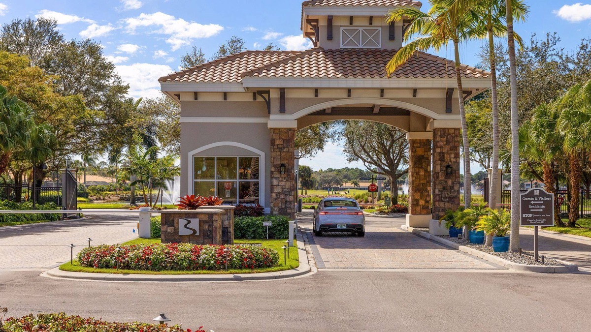 Bonita Springs Condo | Sunny, 18th Fairway, Golf Community, Convenient to Beach & Coconut Point Mall