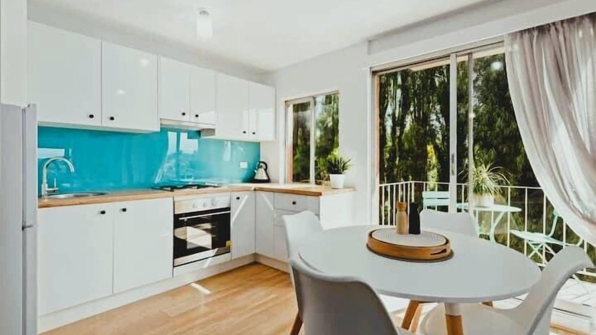 Sandy Bay Apartment | Sunny 2-Bed Apartment in Sandy Bay, Near Casino