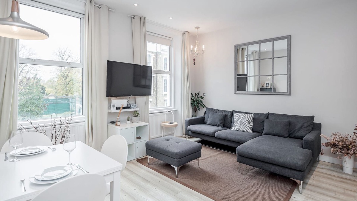 Redcliffe Apartment | Sunny 2-Double Bedroom Flat in Chelsea