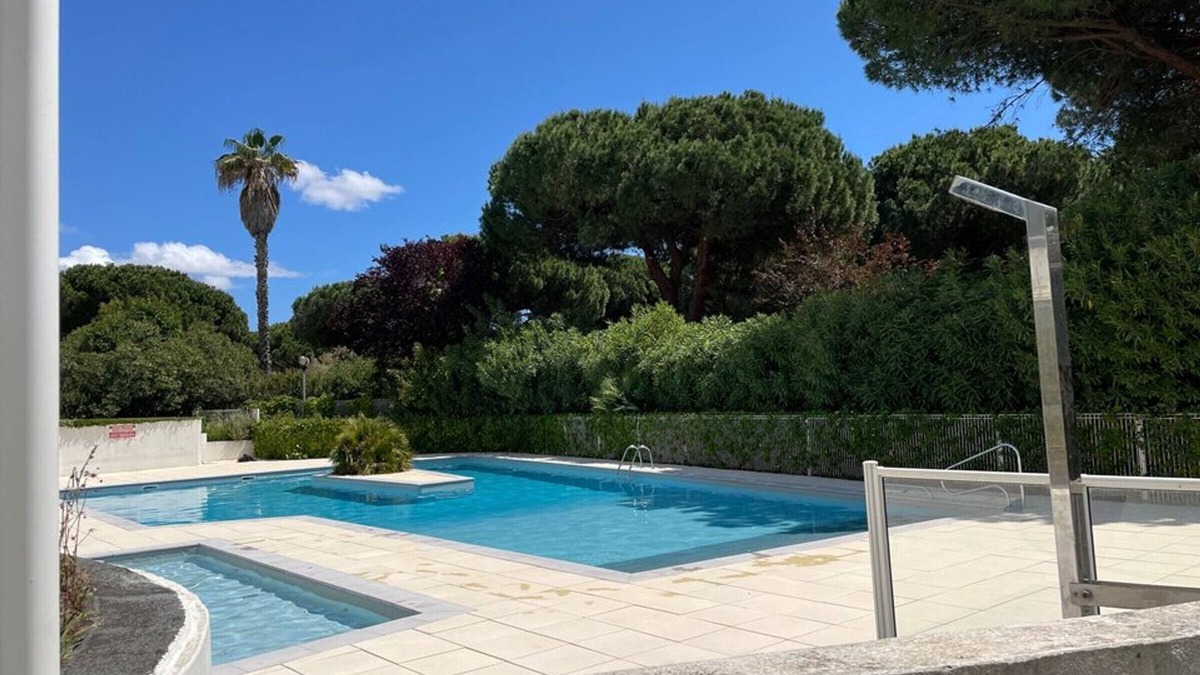 La Petite Motte Apartment | Sunny 2BR Apartment, Pool, Terrace, Parking, WIFI - 6 Guests