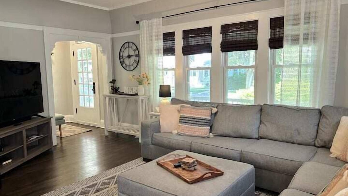 Bay View House | Sunny 3BR Craftsman Bungalow | Bay View
