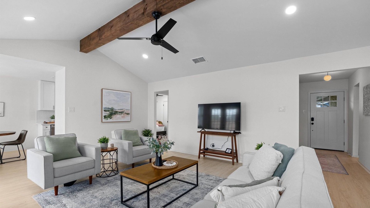 Anderson Mill House | Sunny and Spacious Newly Remodeled Home in North Austin