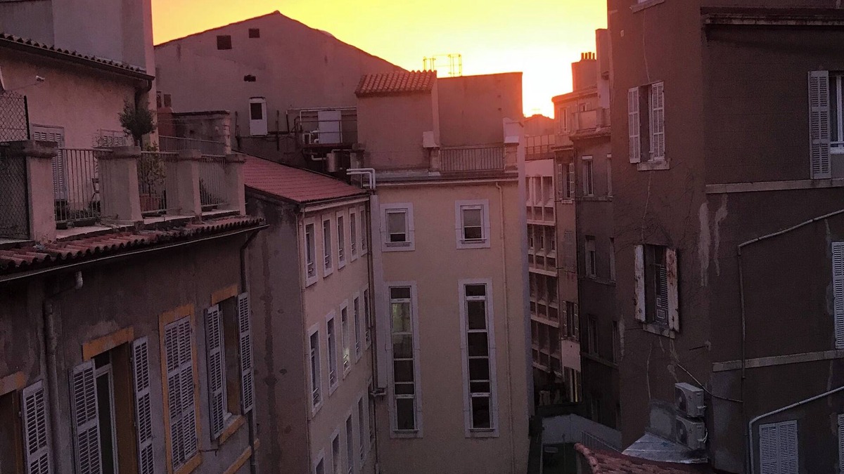 Saint-Lambert Apartment | Sunny apartment near the sea