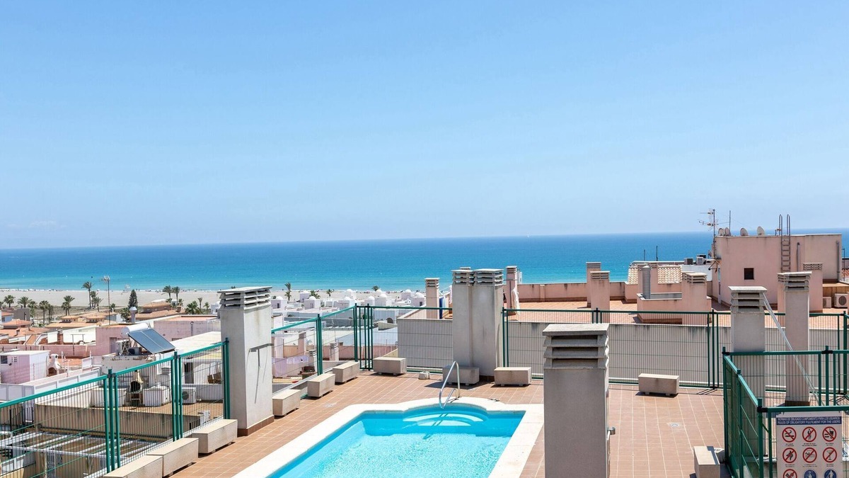 Garrucha Apartment | Sunny Apartment Near Paseo