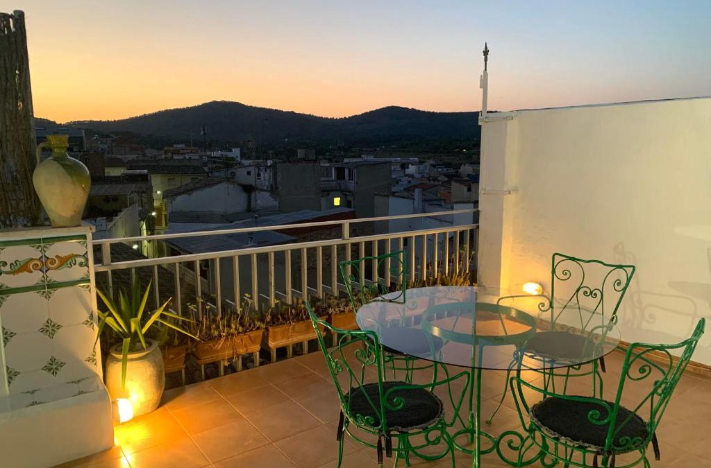L'Olleria Apartment | Sunny attic with views in L'Olleria