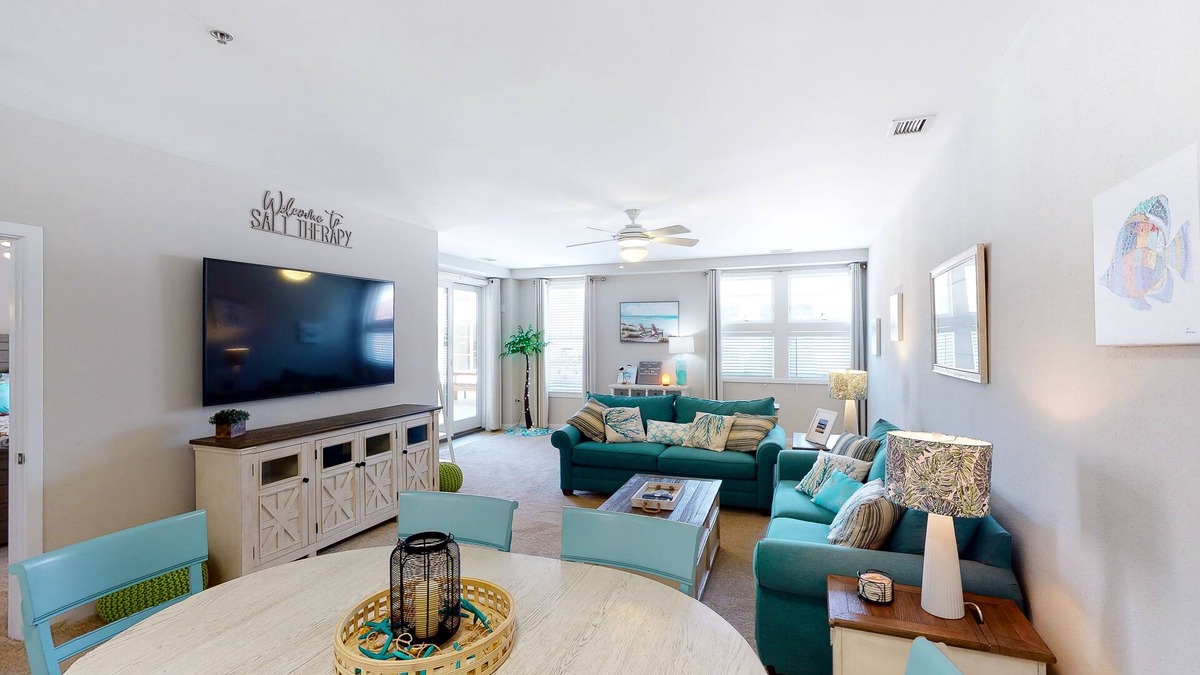 Sandbridge Condo | Sunny beach condo with washer/dryer, pool/hot tub & gym