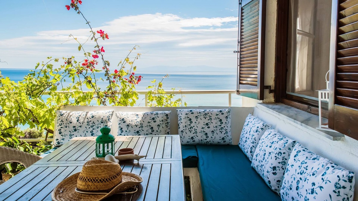 Kassandra House | Sunny Beachfront Home