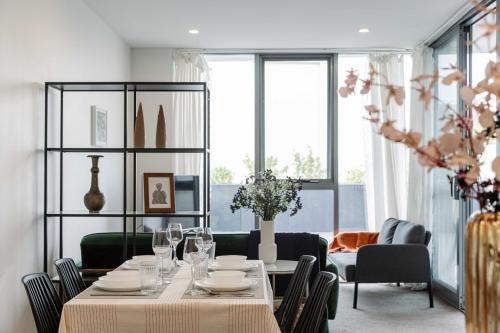 Dickson Apartment | Sunny Blossom Escapes with Free Parking and Pool
