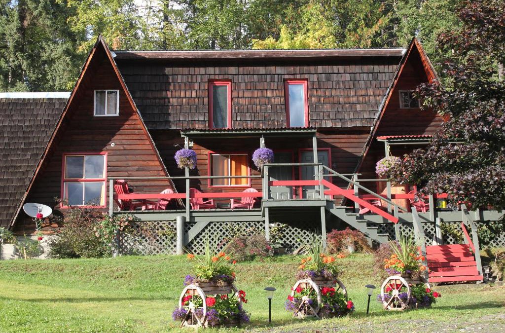 Kaslo Ski Chalet | Sunny Bluffs Chalets