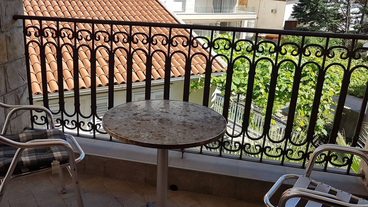 Rozino Apartment | Sunny Boulevard
