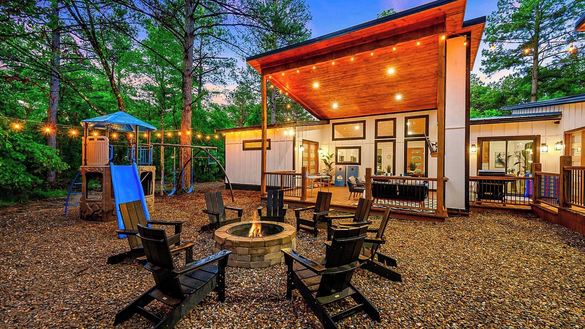 Pickens Cabin | Sunny Cabin! Games, Hot Tub, Playset, Ping Pong