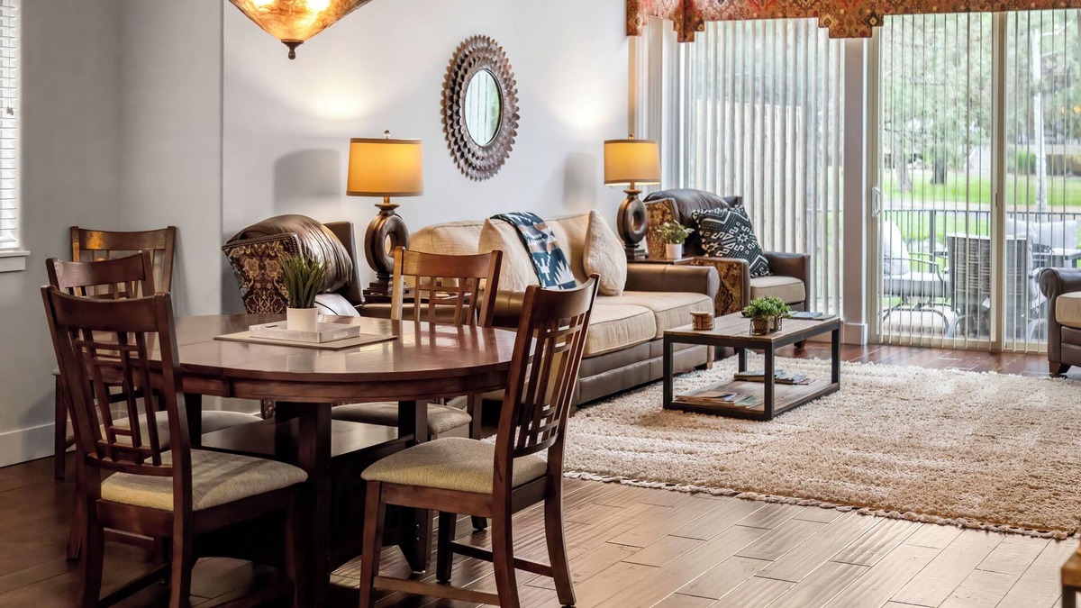 Redmond House | ☀️ Sunny Central Or. Creekside Water Front 🦮 Friendly Townhome @ Eagle Crest