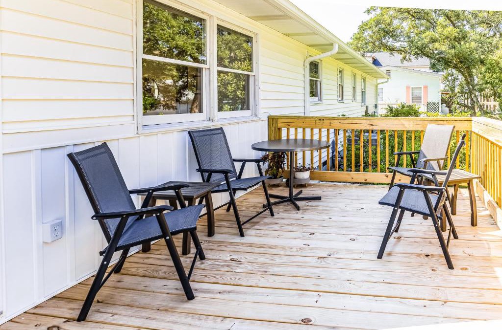 Tranquil Harbour House | Sunny & Chair