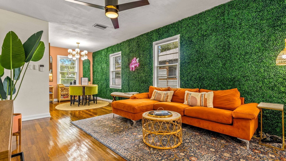 Oakford Park House | Sunny Citrus Escape: Min to Midtown & Dog-Friendly