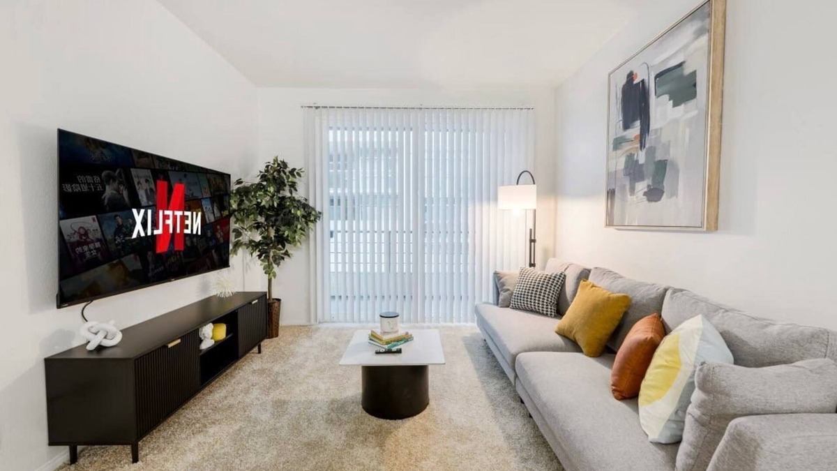 Del Rey Apartment | Sunny & Comfortable 1BR Retreat by Marina with Free Parking