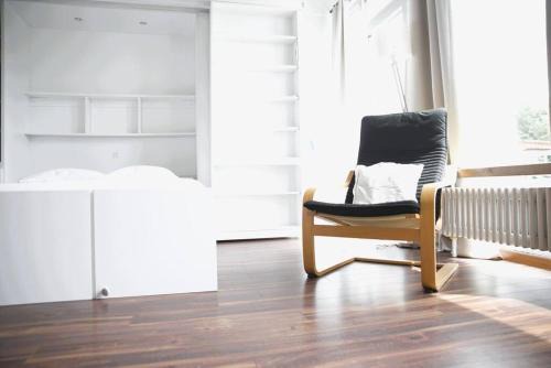 Dommeldange Apartment | Sunny & Cozy Studio with shared swimming pool