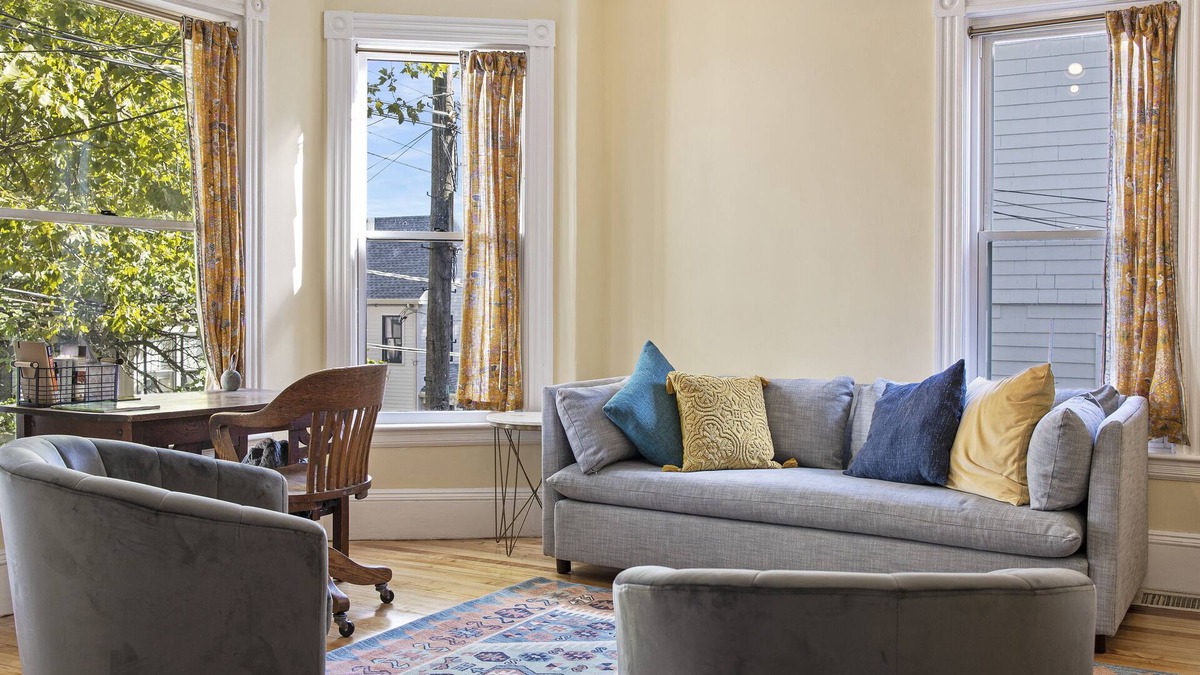 Prospect Hill Apartment | Sunny Dog Friendly Union Sq 1brm