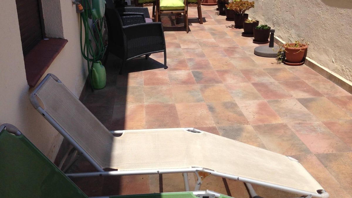 L'Hospitalet de Llobregat Condo | Sunny and quiet penthouse with large terrace. WIFI.