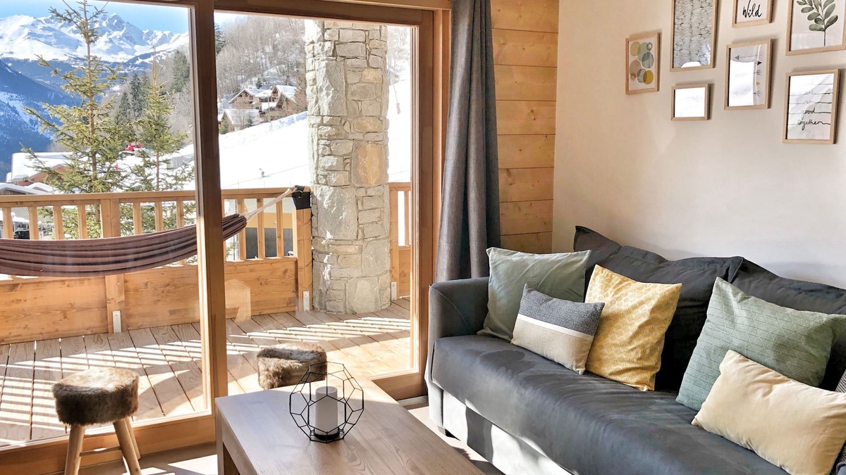 Champagny-en-Vanoise Apartment | Sunny flat - SKI IN/OUT LA PLAGNE CHAMPAGNY - village center