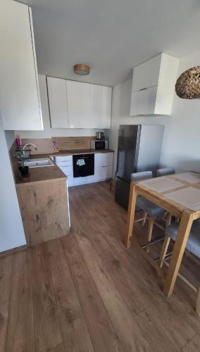 Koszalin Apartment | Sunny Franciszkanska 4 osob Nowy apartment 2 min z S6