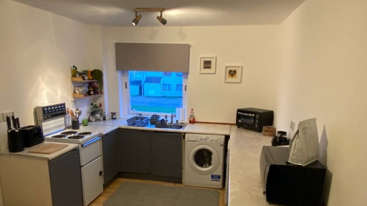 East End Apartment | Sunny Free parking Glasgow Green Cottage flat