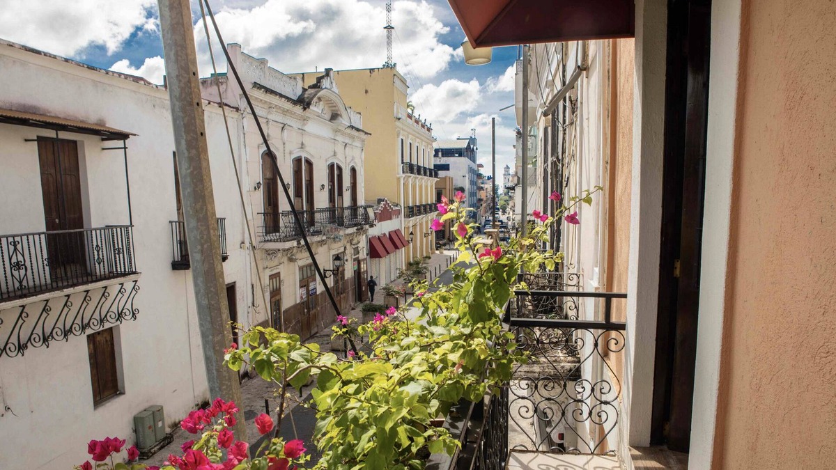 San Anton Apartment | Sunny +Fresh Studio with 2 balconies at Zona Colonial