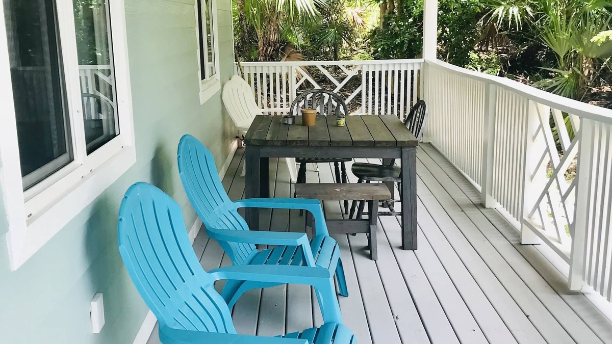 Rainbow Bay Cottage | Sunny Haze